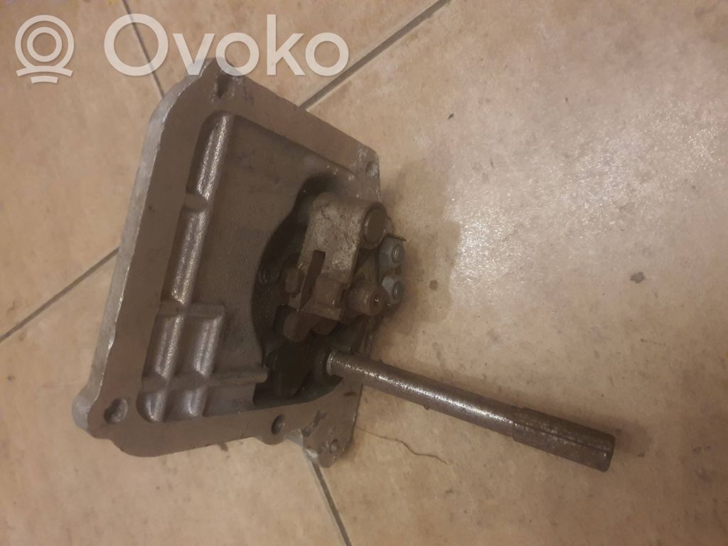 Moskvich 2140 Pavarų perjungimo mechanizmas (kulisa) 