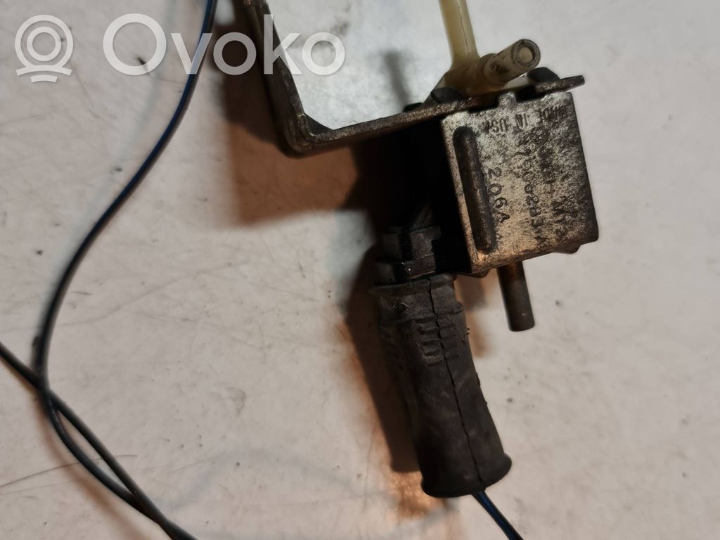 Audi A6 S6 C4 4A Solenoidinis vožtuvas 