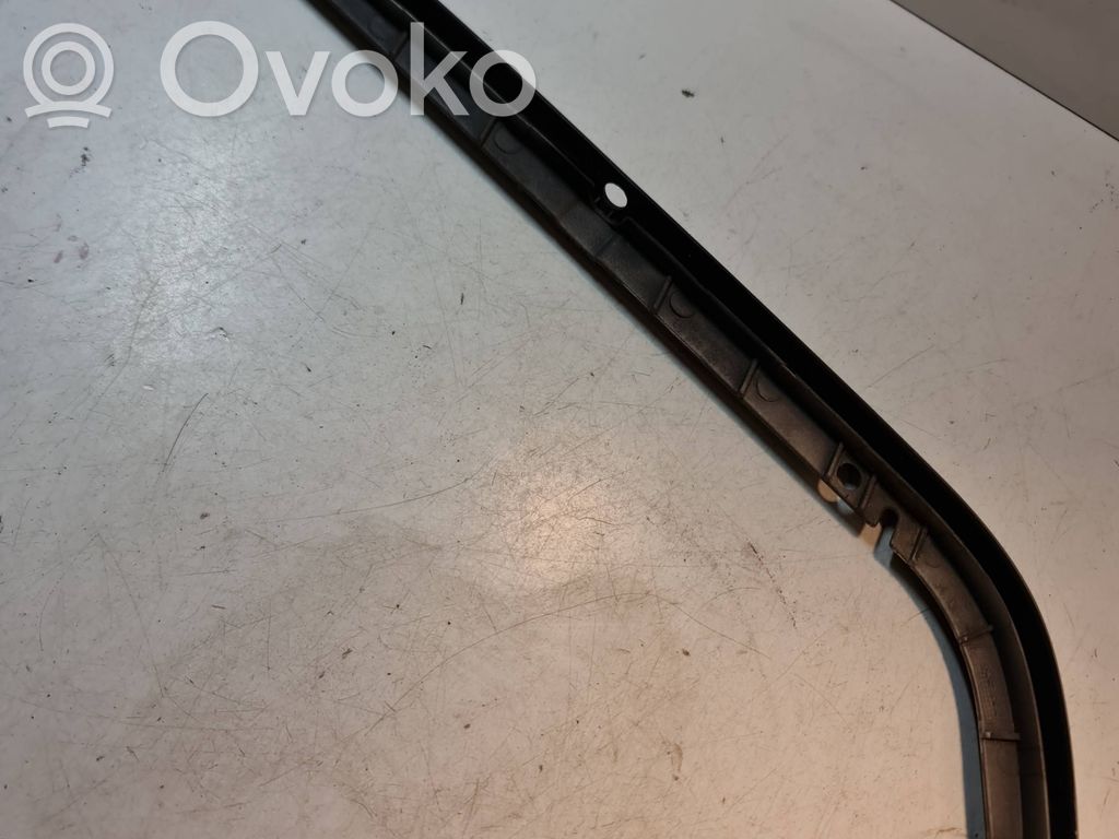 Mercedes-Benz C W202 Listwa pod lampę przednią 