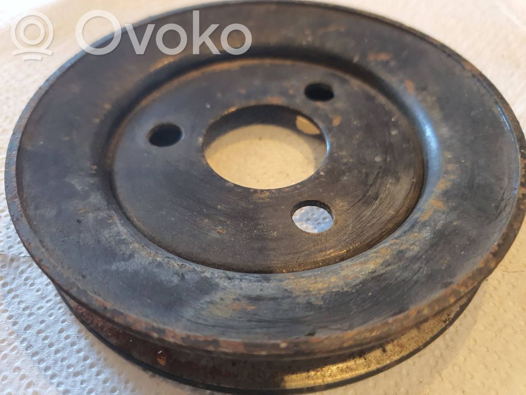 Audi 100 200 5000 C3 Ohjaustehostimen pumpun hihnapyörä 