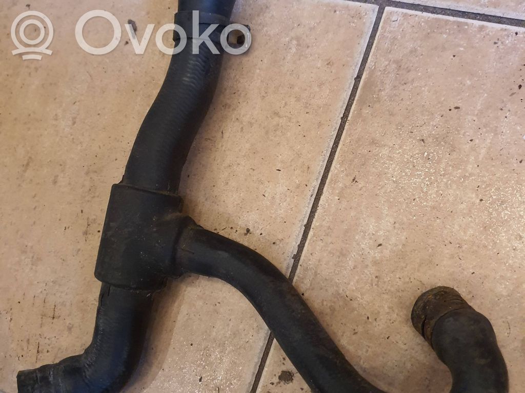 Volkswagen PASSAT B5 Moottorin vesijäähdytyksen putki/letku 