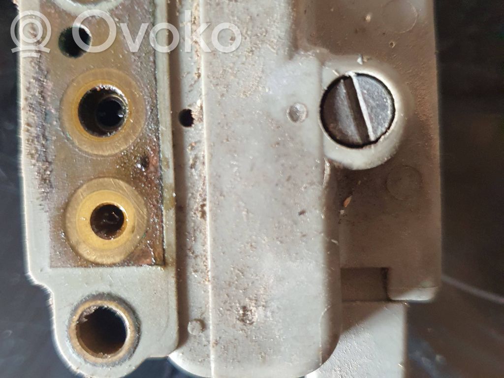 Audi 100 S4 C4 Regulator ciśnienia paliwa 