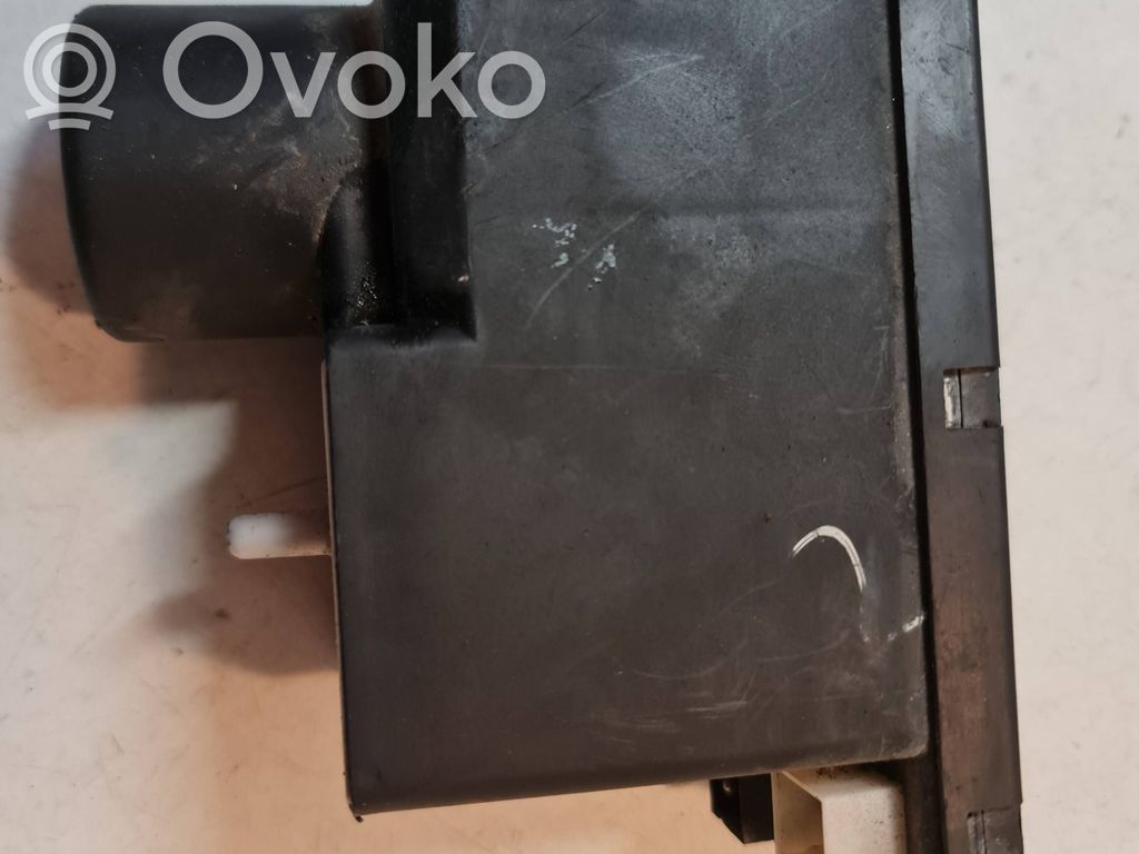 Audi A6 S6 C4 4A Bomba de vacío del bloqueo de puertas 