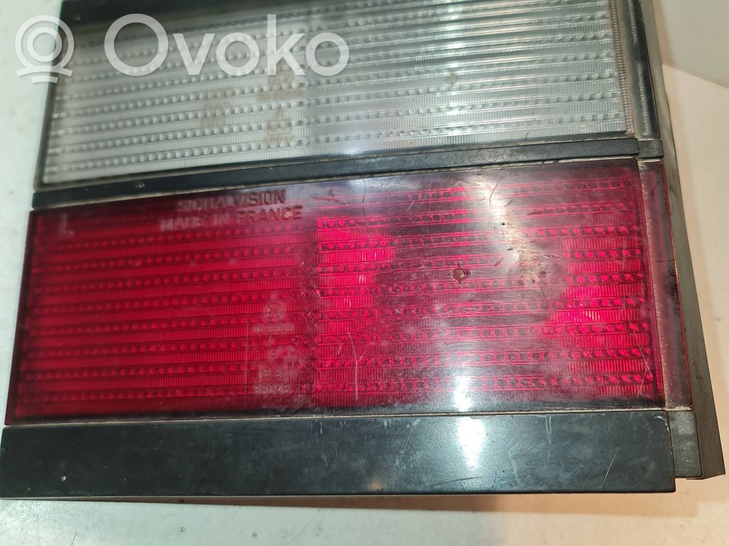 Volkswagen PASSAT B3 Lampă spate în capacul portbagajului 