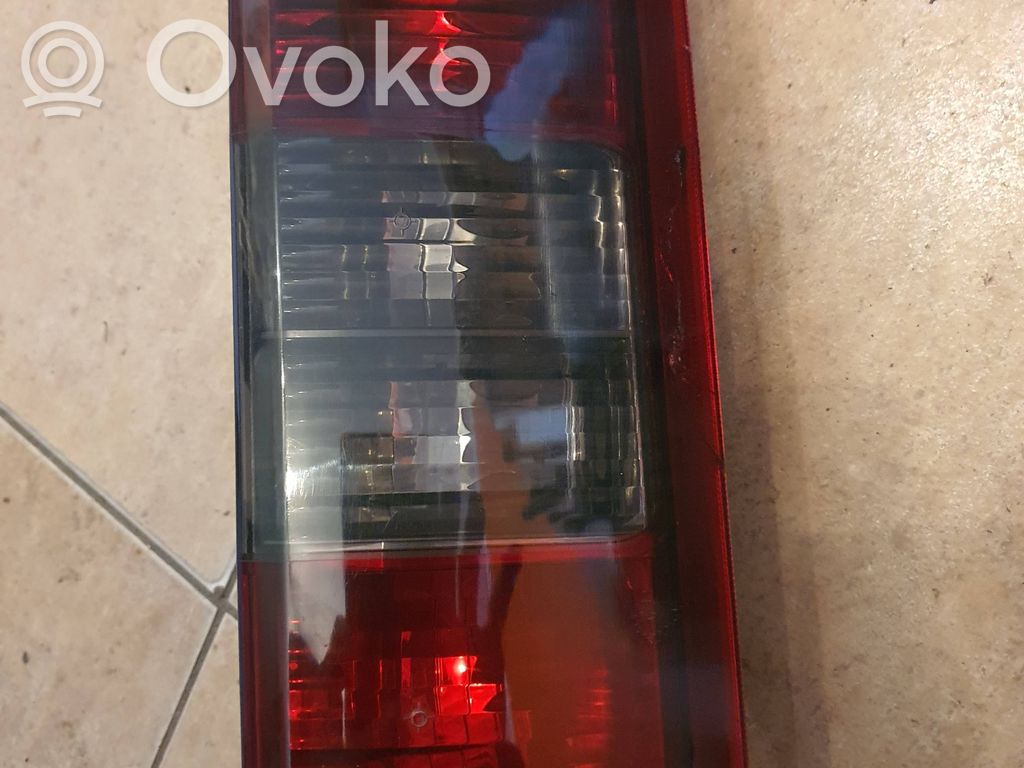 Opel Combo D Aizmugurējais lukturis virsbūvē 