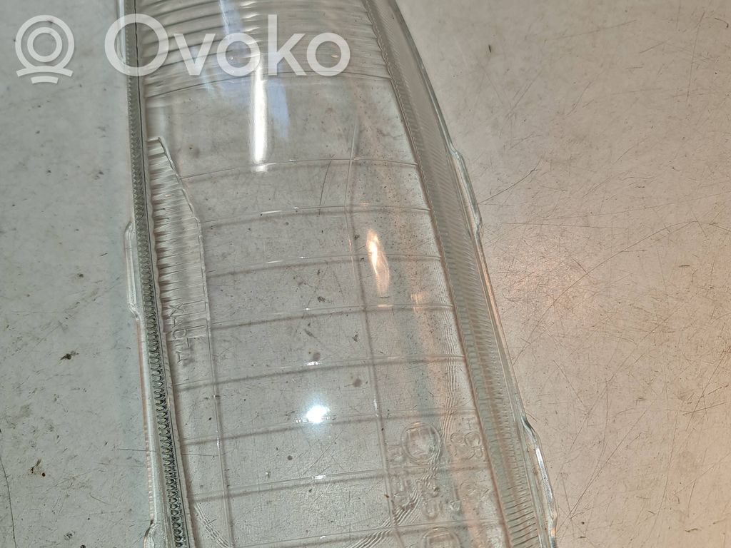 Ford Mondeo MK I Klosze lamp przednich 
