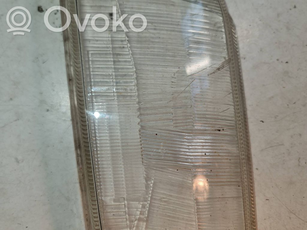Headlight lense   E95070