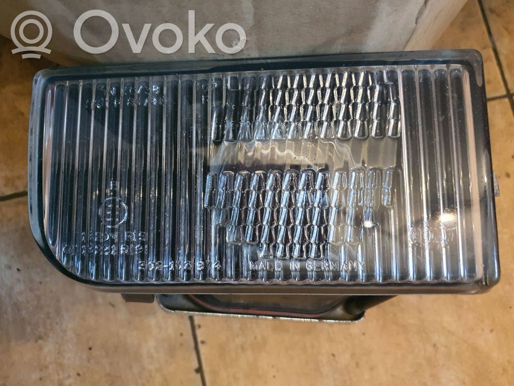 BMW 7 E32 Światło przeciwmgłowe przednie 