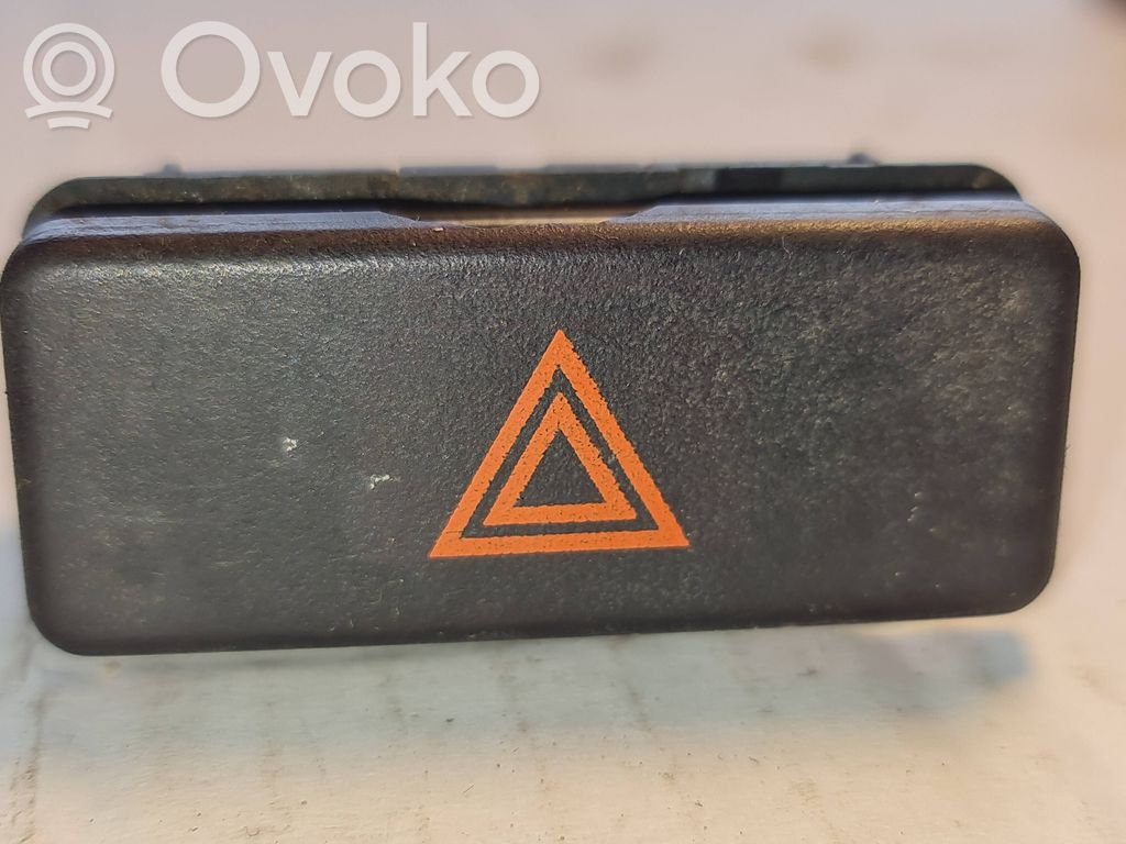 BMW 3 E36 Hätävilkkujen kytkin 