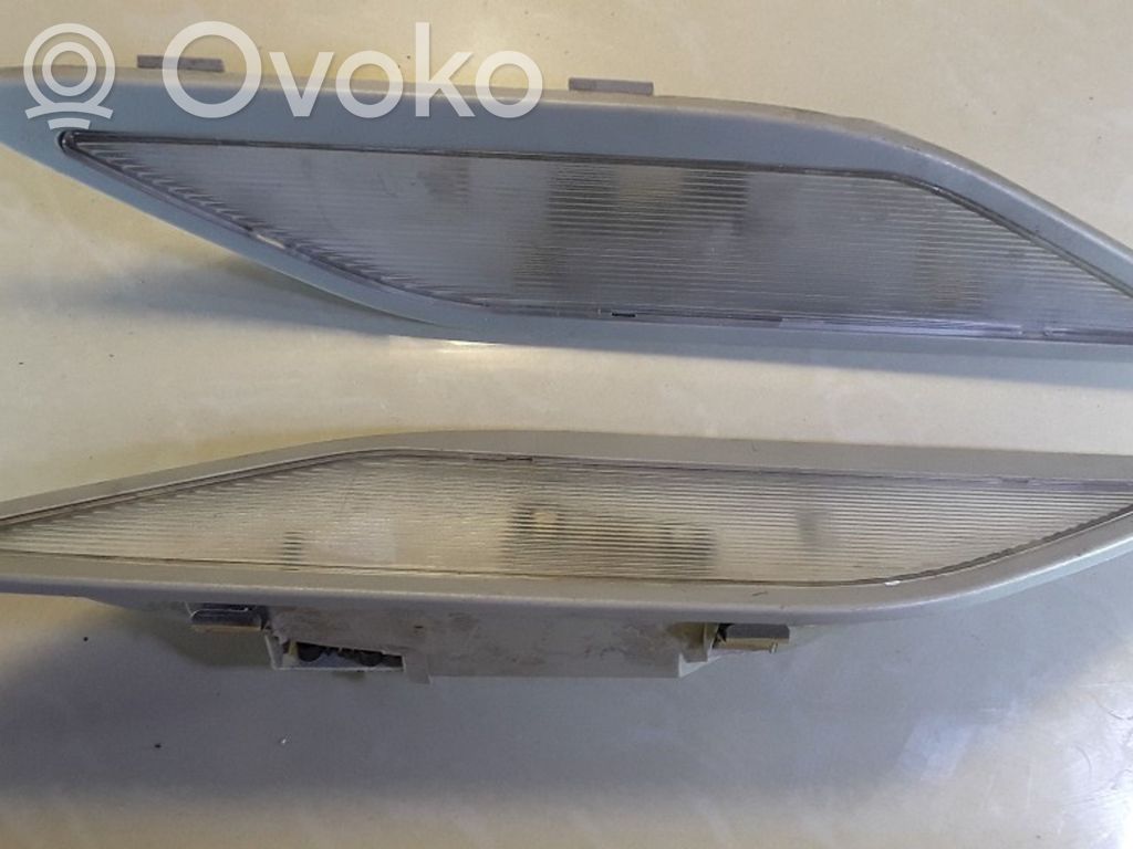 BMW 5 E39 Takaistuimen valo 