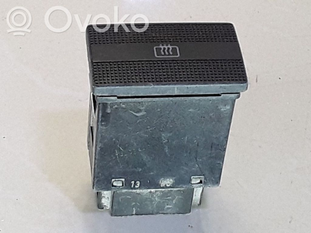 Volkswagen PASSAT B4 Windscreen/window heater switch 