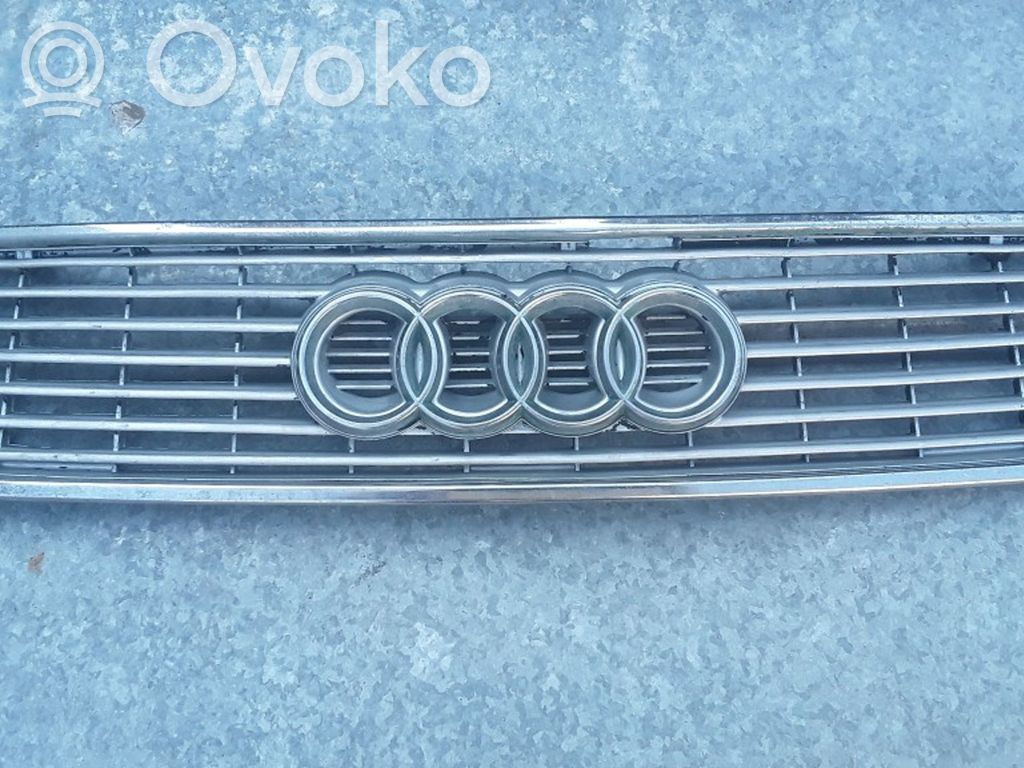 Audi 100 S4 C4 Etusäleikkö 