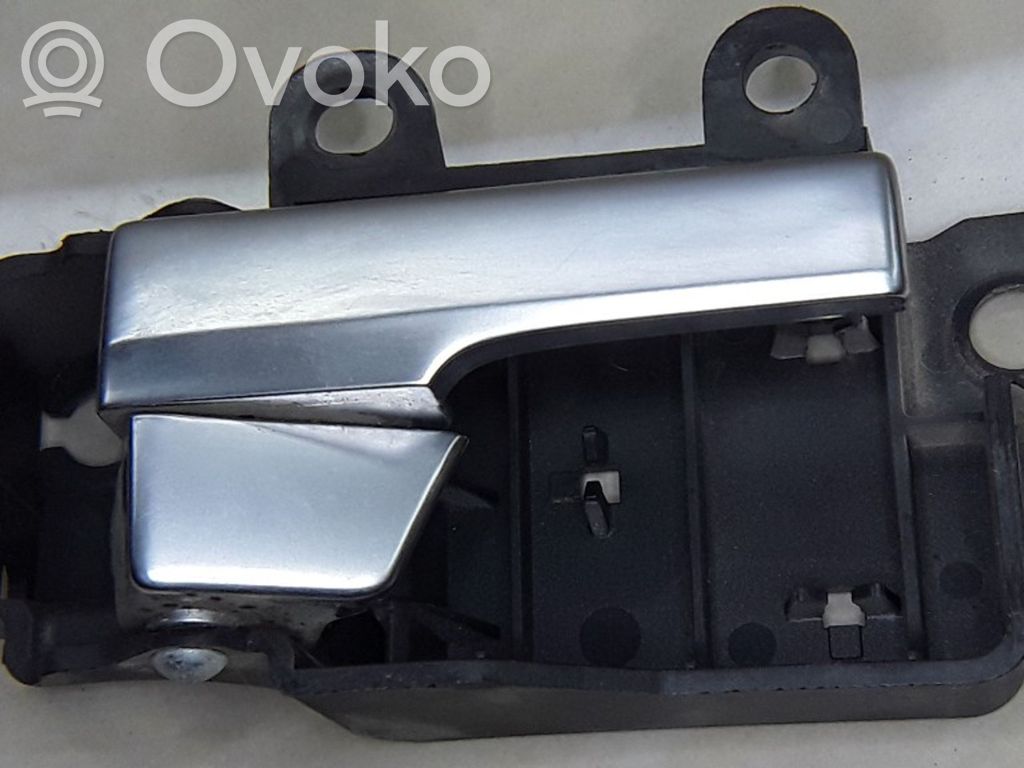 Manecilla interna puerta trasera   3M51R22600