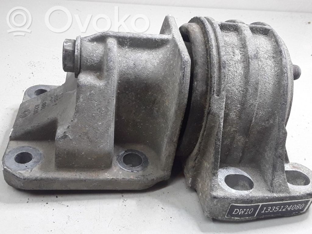 Engine mount bracket   DW101335124080,084A236,1335124080