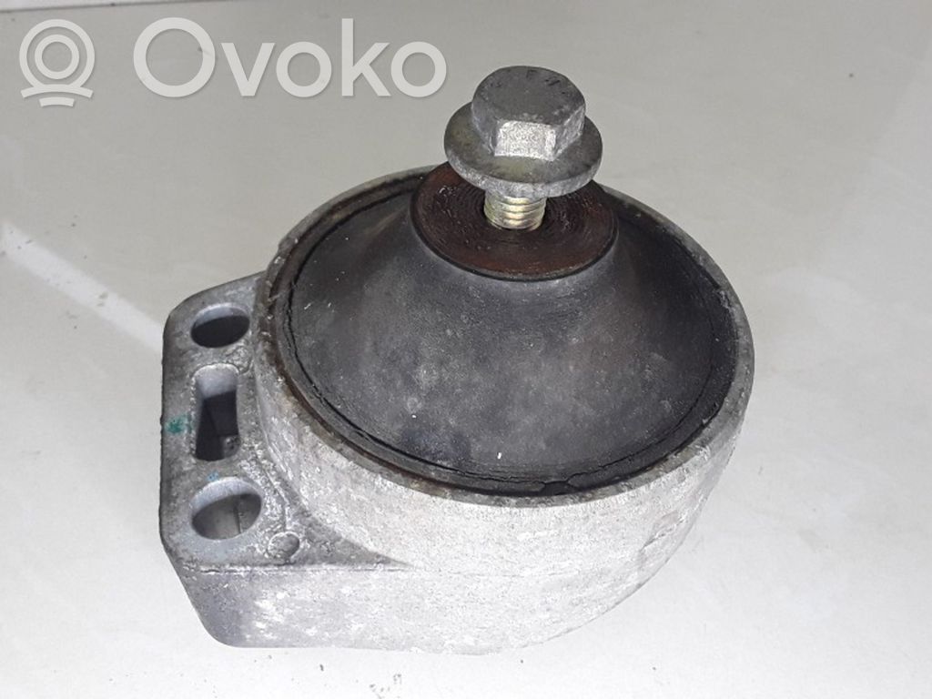 Ford Mondeo Mk III Engine mount bracket 