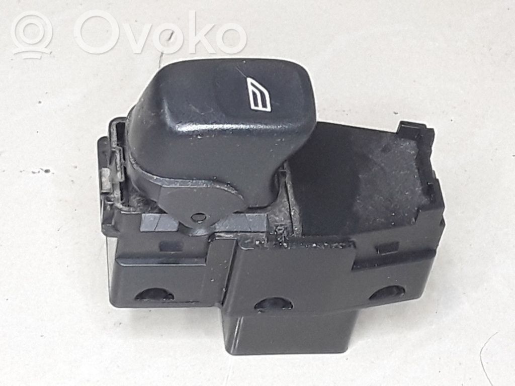 Electric window control switch   30658696