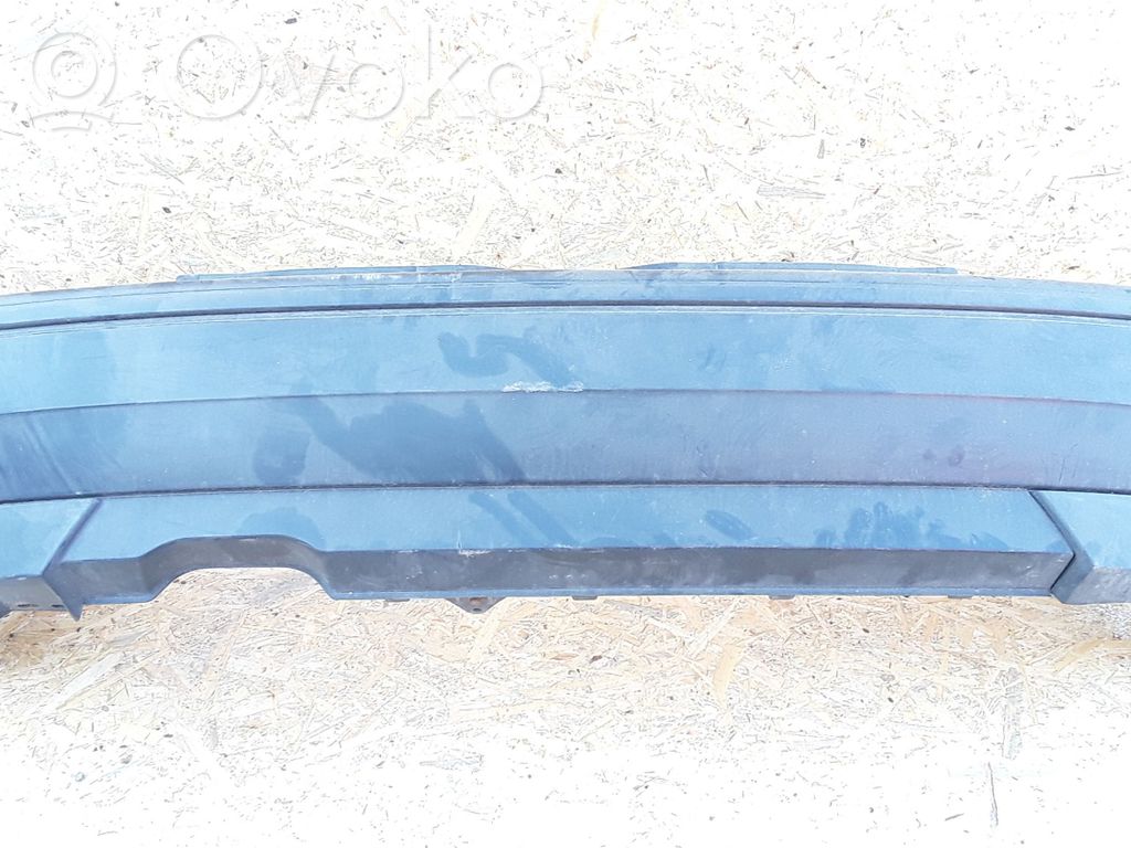 Volkswagen Golf III Soporte de montaje del parachoques trasero 