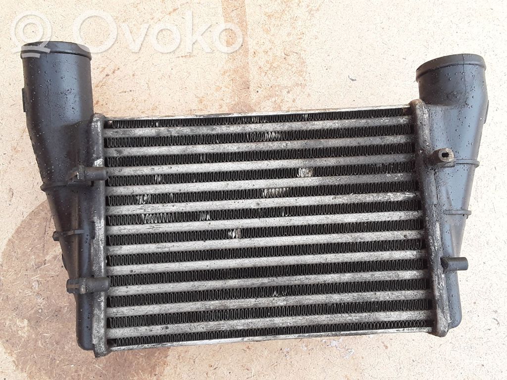 Audi A6 S6 C5 4B Interkūlerio radiatorius 
