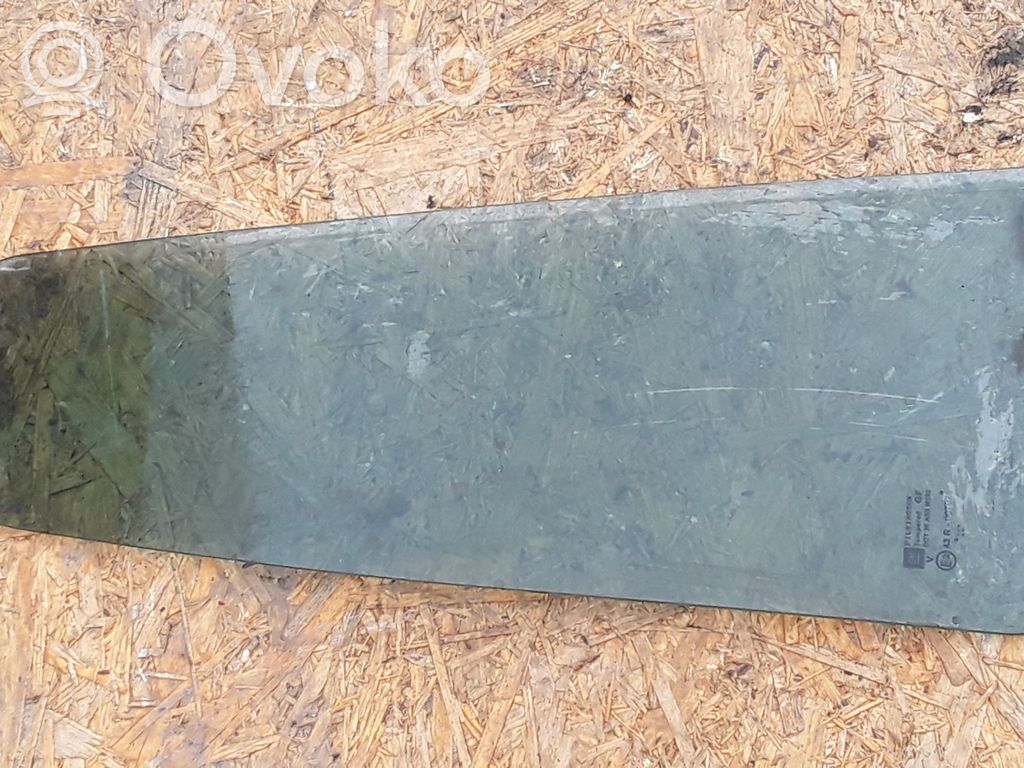 Opel Zafira A Ventanilla de ventilación de la puerta trasera 