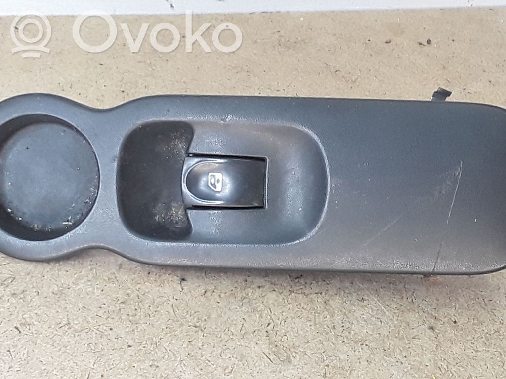 Electric window control switch   8200278436