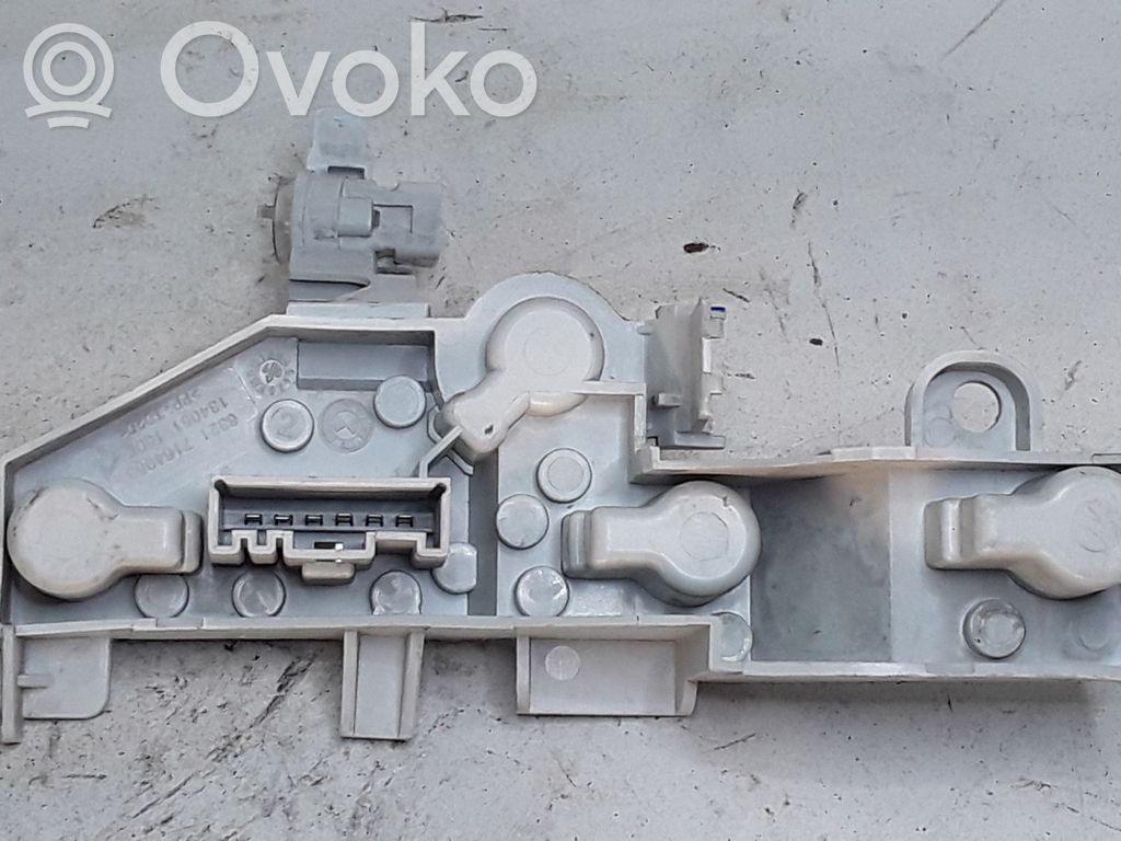 BMW 1 E81 E87 Aizmugurējā luktura detaļa 