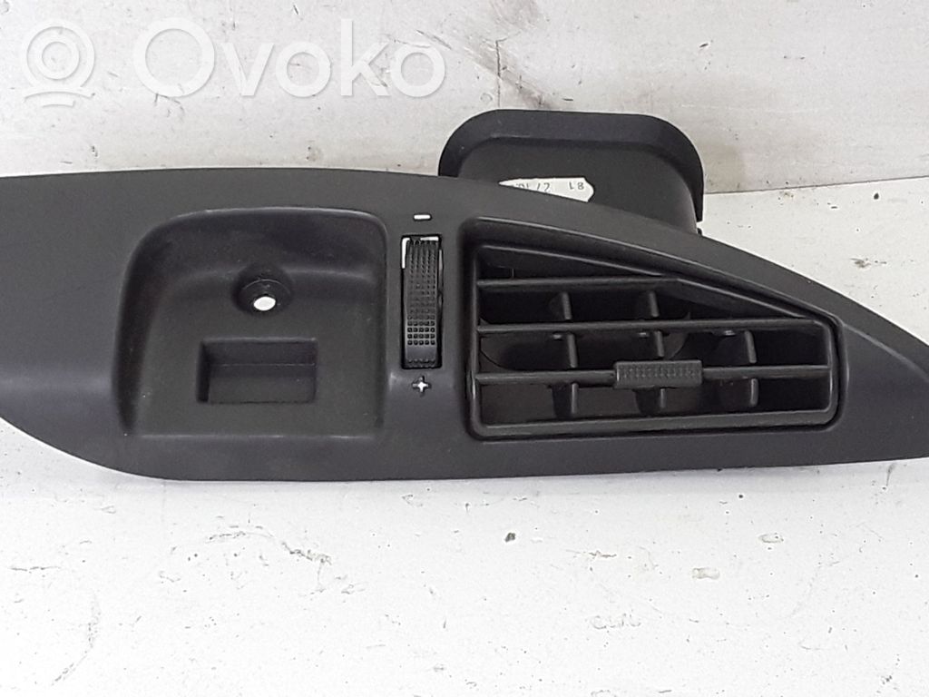 Citroen C8 Boczna kratka nawiewu deski rozdzielczej 