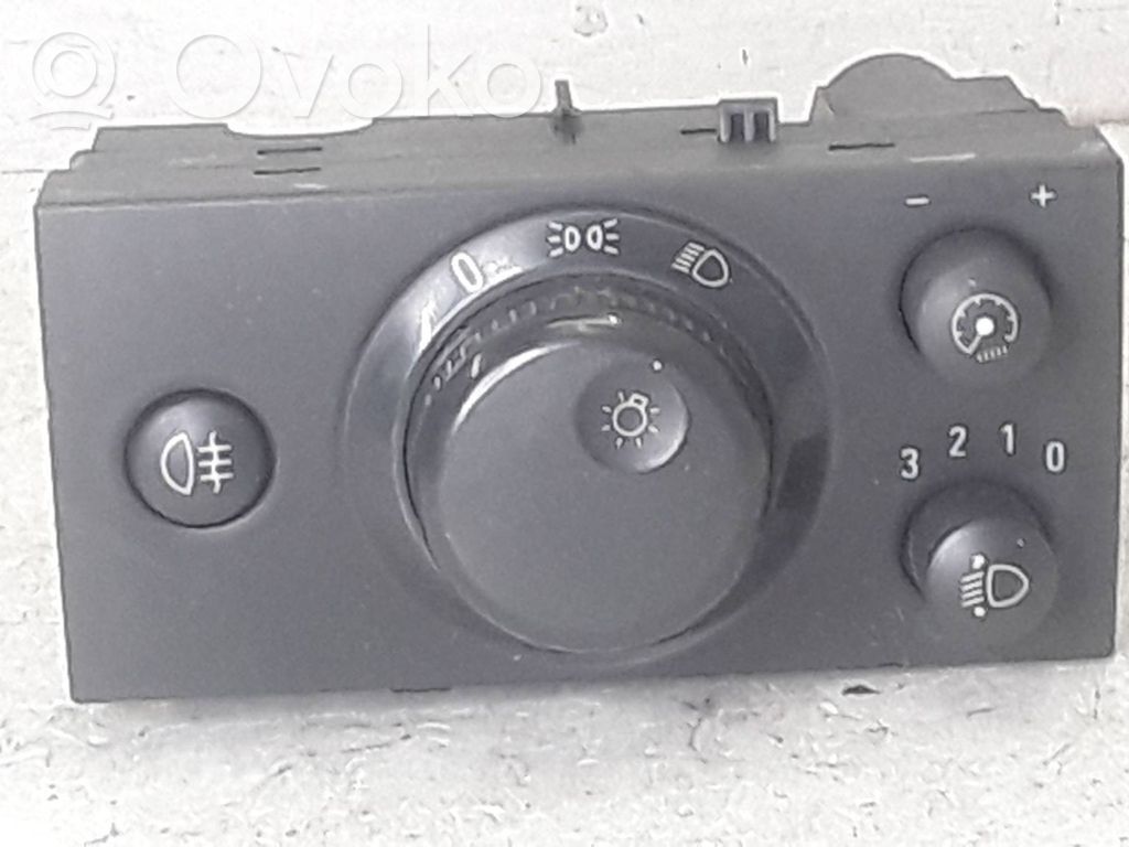 Light switch   93394756