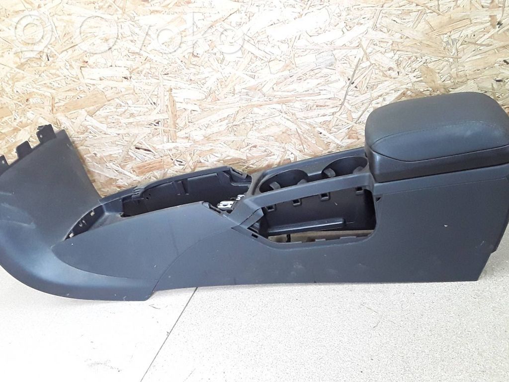 Volvo V50 Armrest 