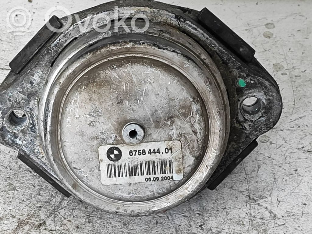 Variklio pagalvė   6758444,675844401