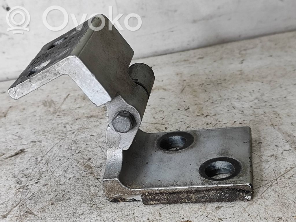 BMW X5 E53 Front door lower hinge 