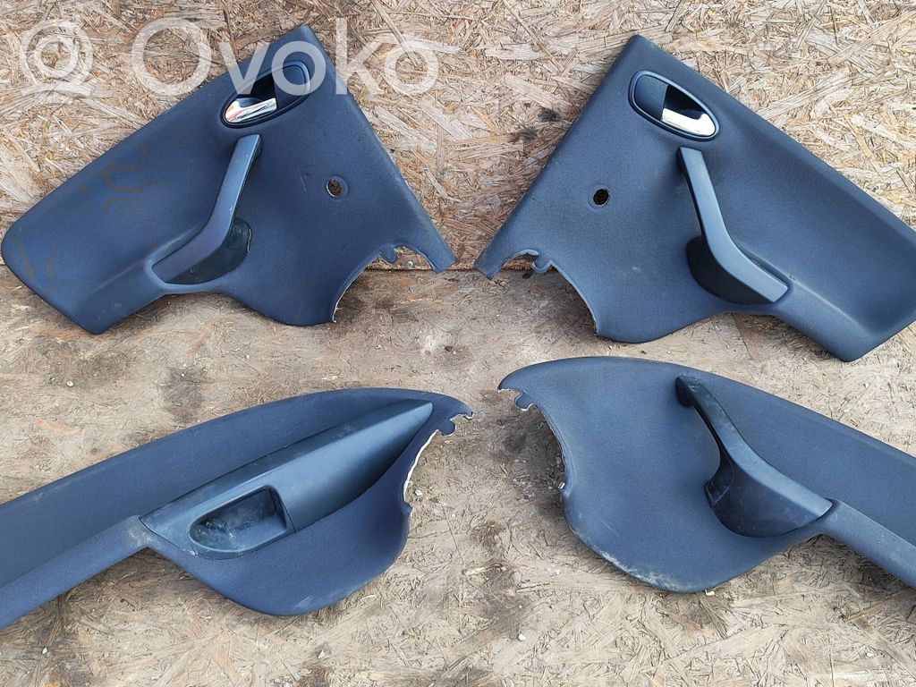 Seat Toledo III (5P) Boczki / Poszycie drzwi przednich 