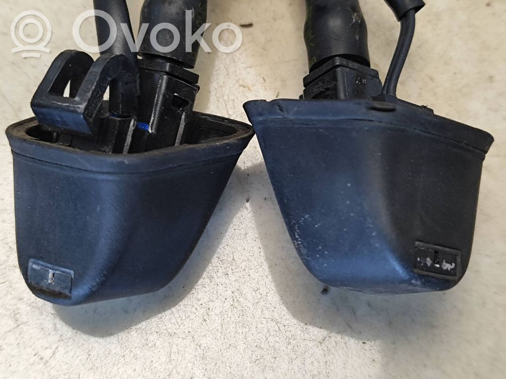 BMW 3 E90 E91 Windshield washer spray nozzle 
