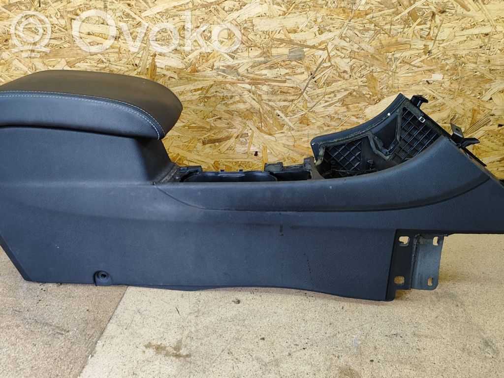 Ford Mondeo MK IV Armrest 
