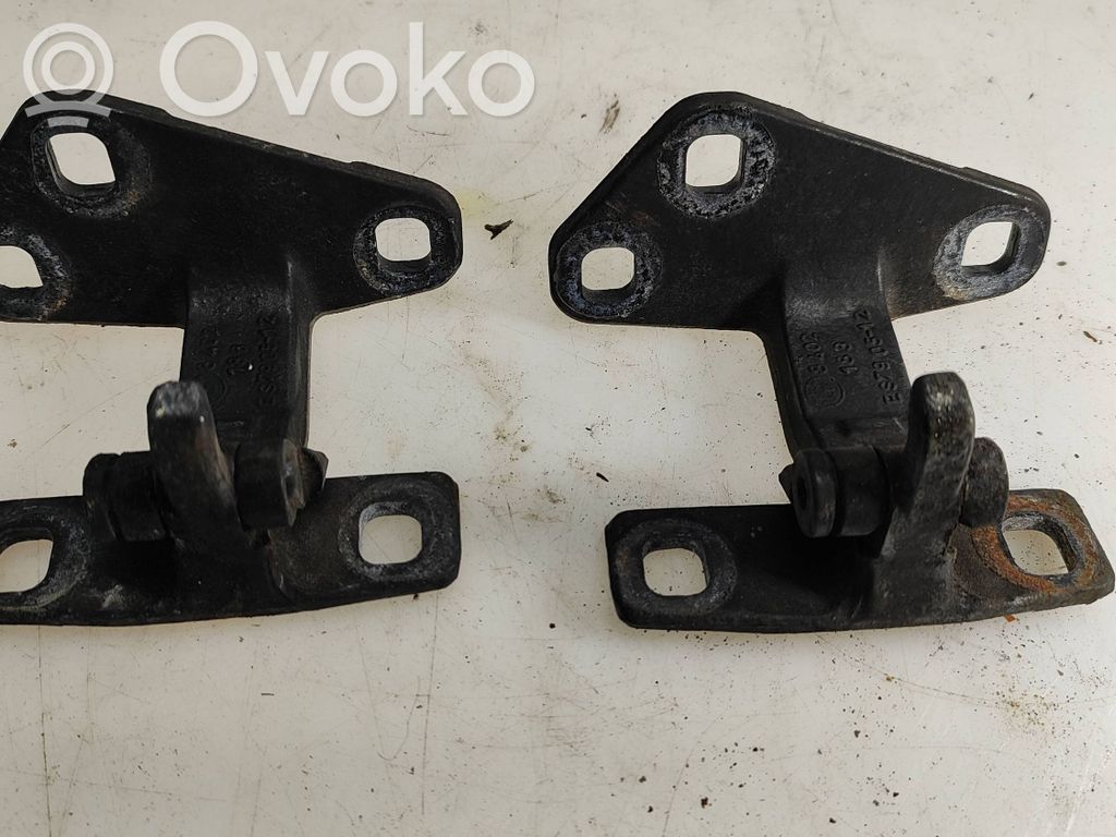 Tailgate hinge   8402183,ES790512