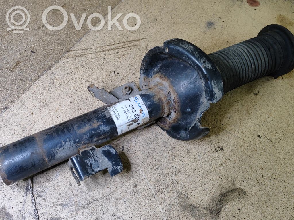 Volvo S40 Priekšpusē amortizators 
