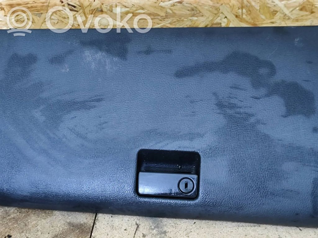 Mazda 6 Daiktadėžės (bordačioko) dangtis 