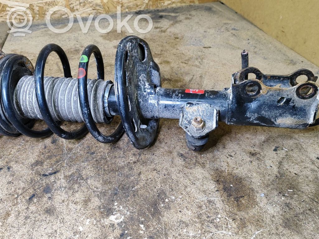 Toyota Auris 150 Priekinis amortizatorius su spyruokle 
