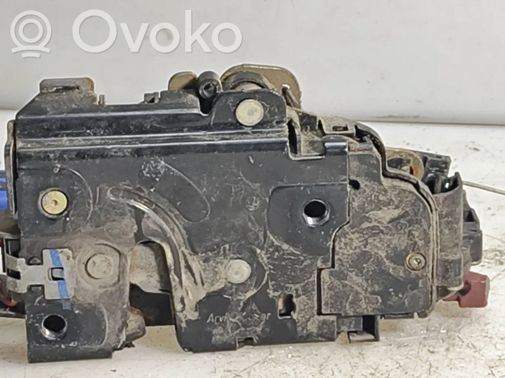 Priekšpusē slēdzene   3D1837015,CM2192000432,3D1837015AC,3D1837015A,3D1837015AB,3D1837015AE,3D1837015AF,3D1837015AG,3D1837015AK,3D1837015AL,3D1837015AN,3D1837015AP,3D1837015AQ,3D2837015,3D2837015K,3D2837015P
