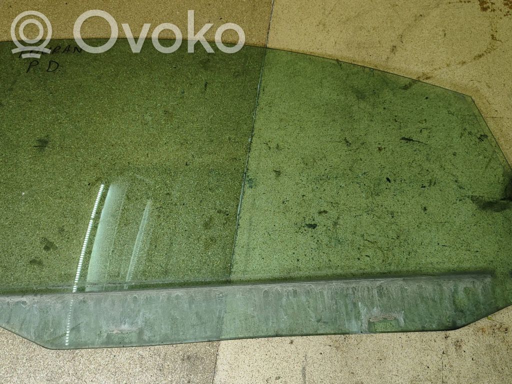 Volkswagen Touran I Front door window glass four-door 