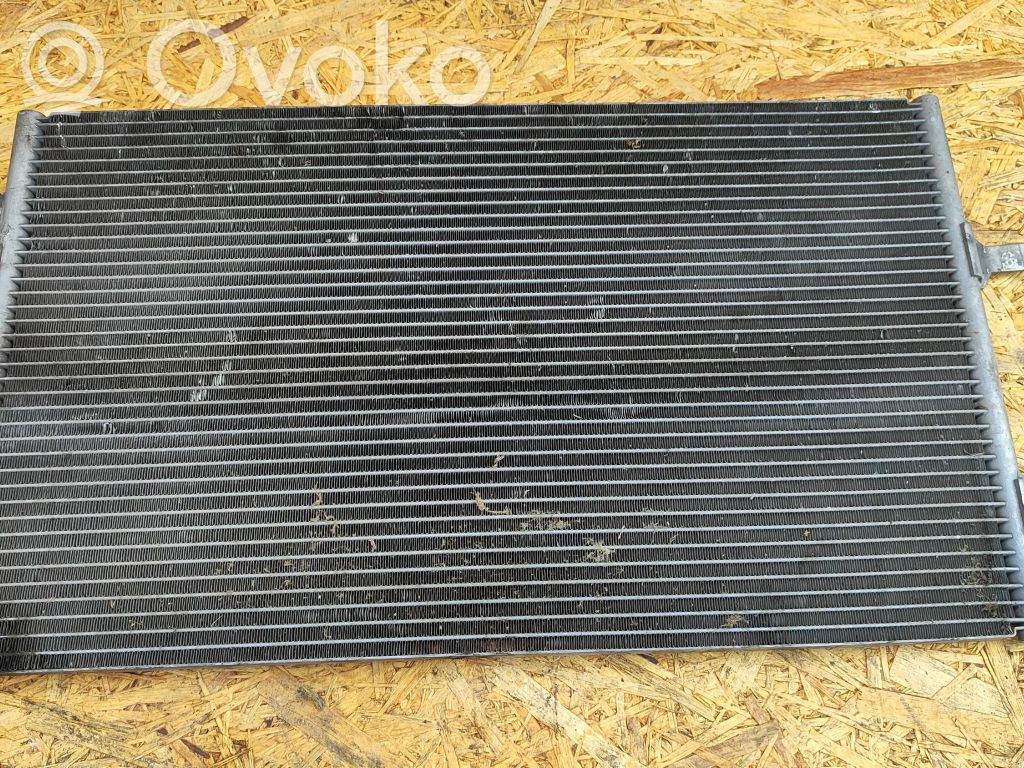 Radiateur condenseur de climatisation