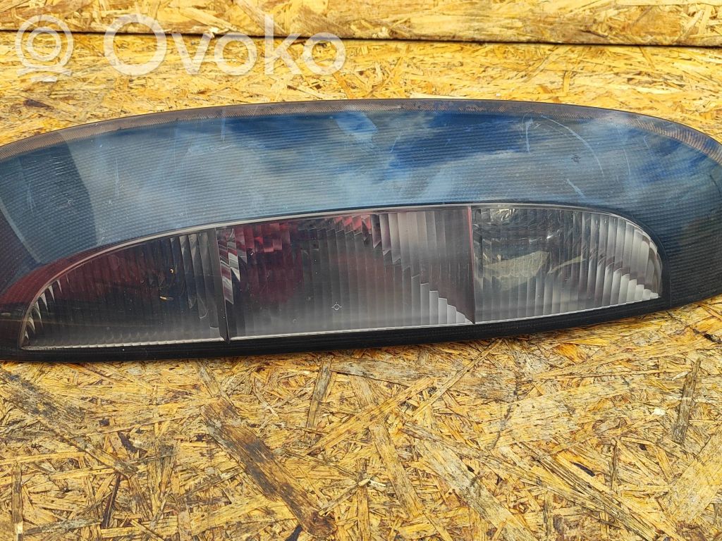 Opel Corsa C Aizmugurējais lukturis virsbūvē 