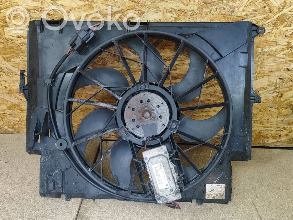 Elektrinis radiatorių ventiliatorius   69256939,1137328144,060522,0130303941