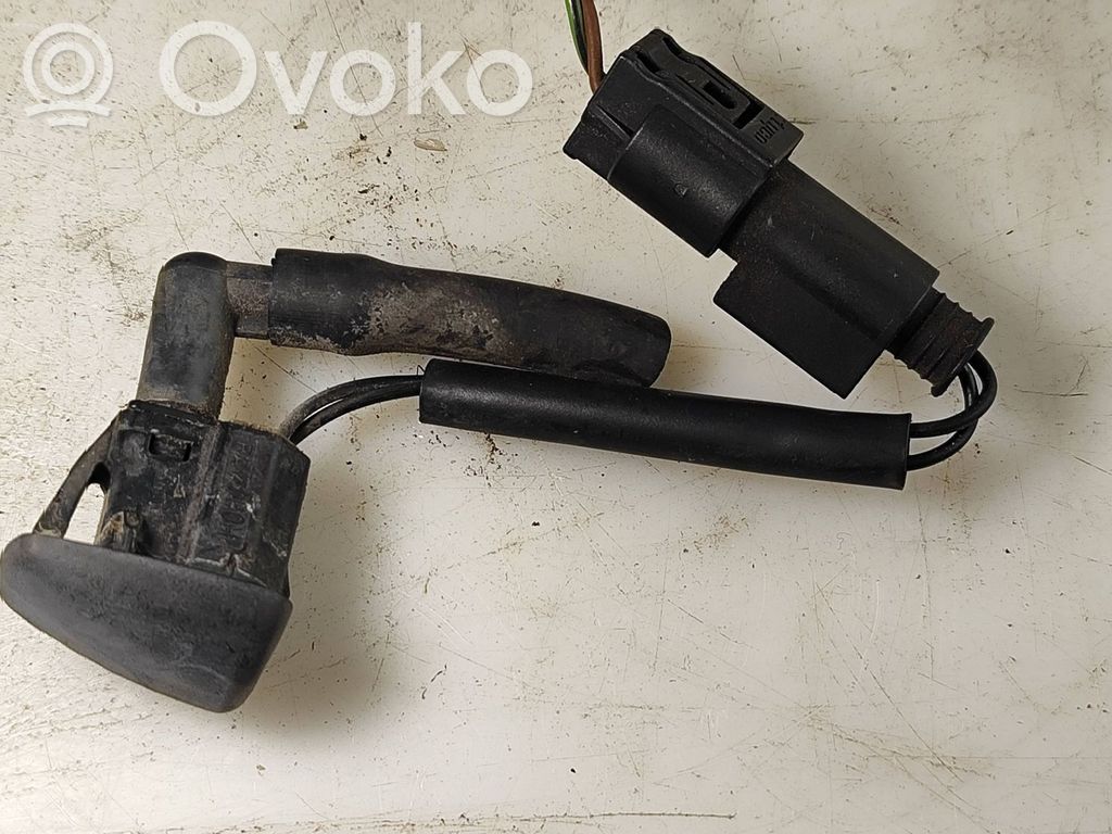 BMW 5 E60 E61 Windshield washer spray nozzle 