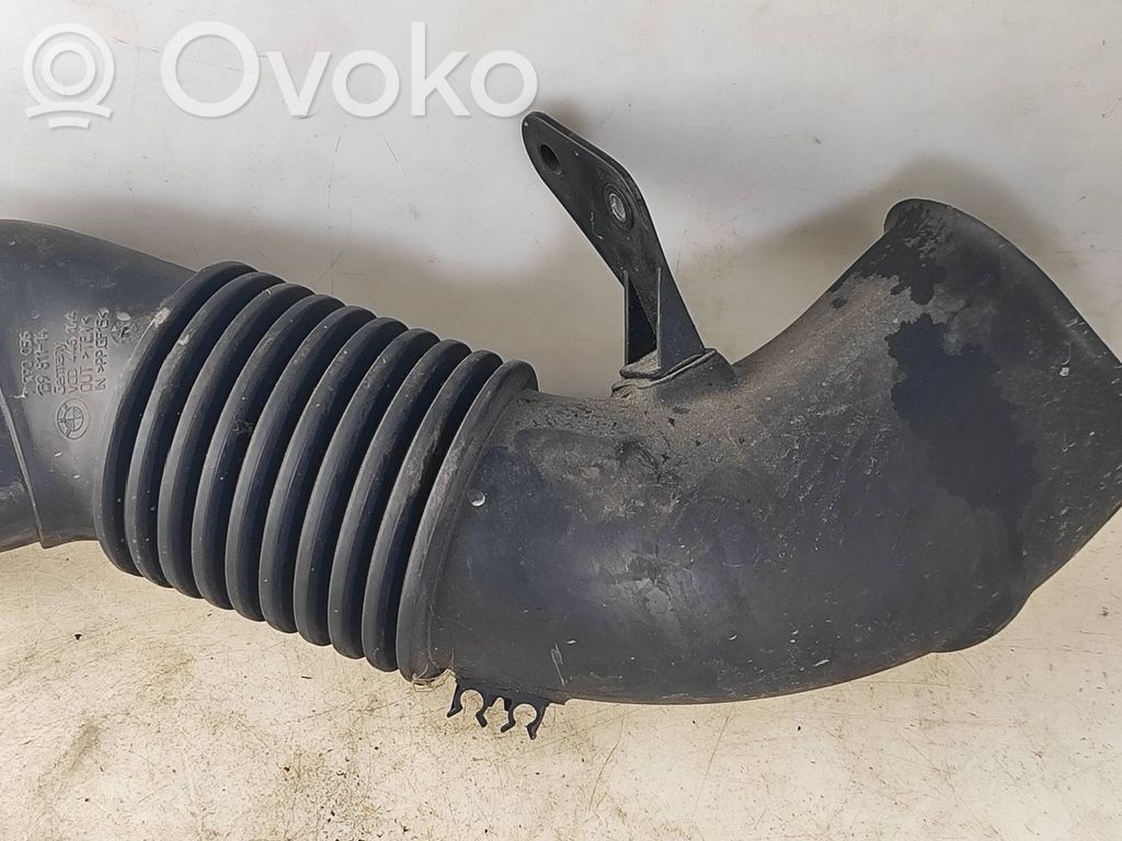 Air intake duct part   13981114,446144