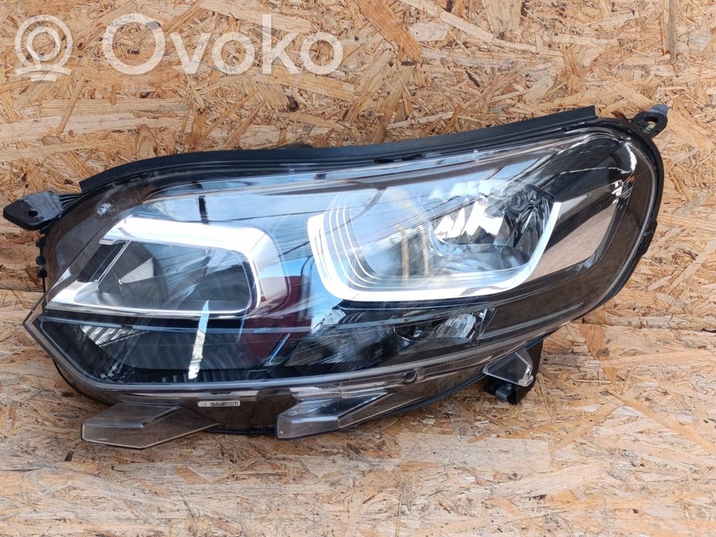 Opel Vivaro Headlight/headlamp 