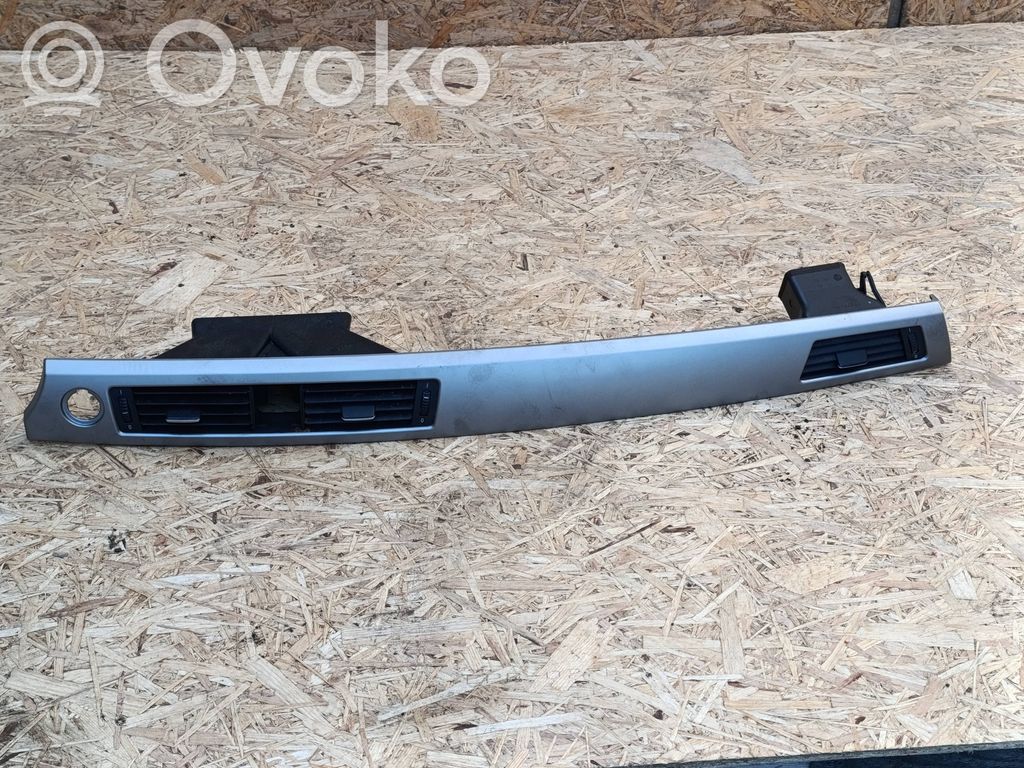 BMW 3 E90 E91 Panelės apdailos skydas (centrinis) 