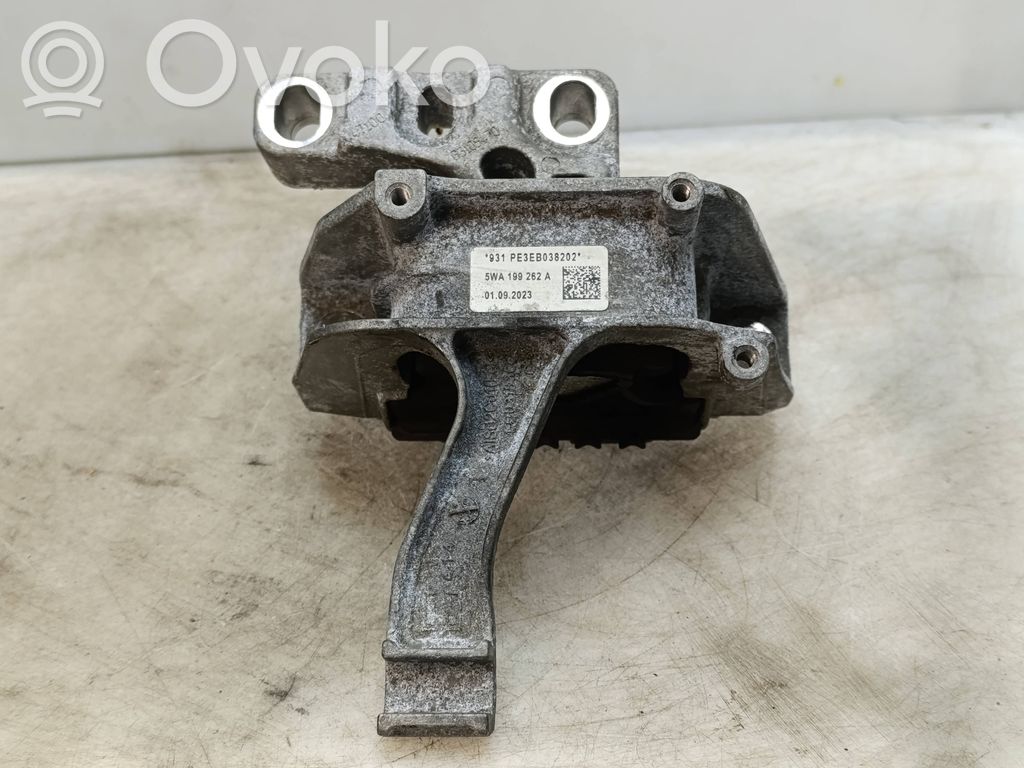 Engine mount bracket   5WA199262A,01092023