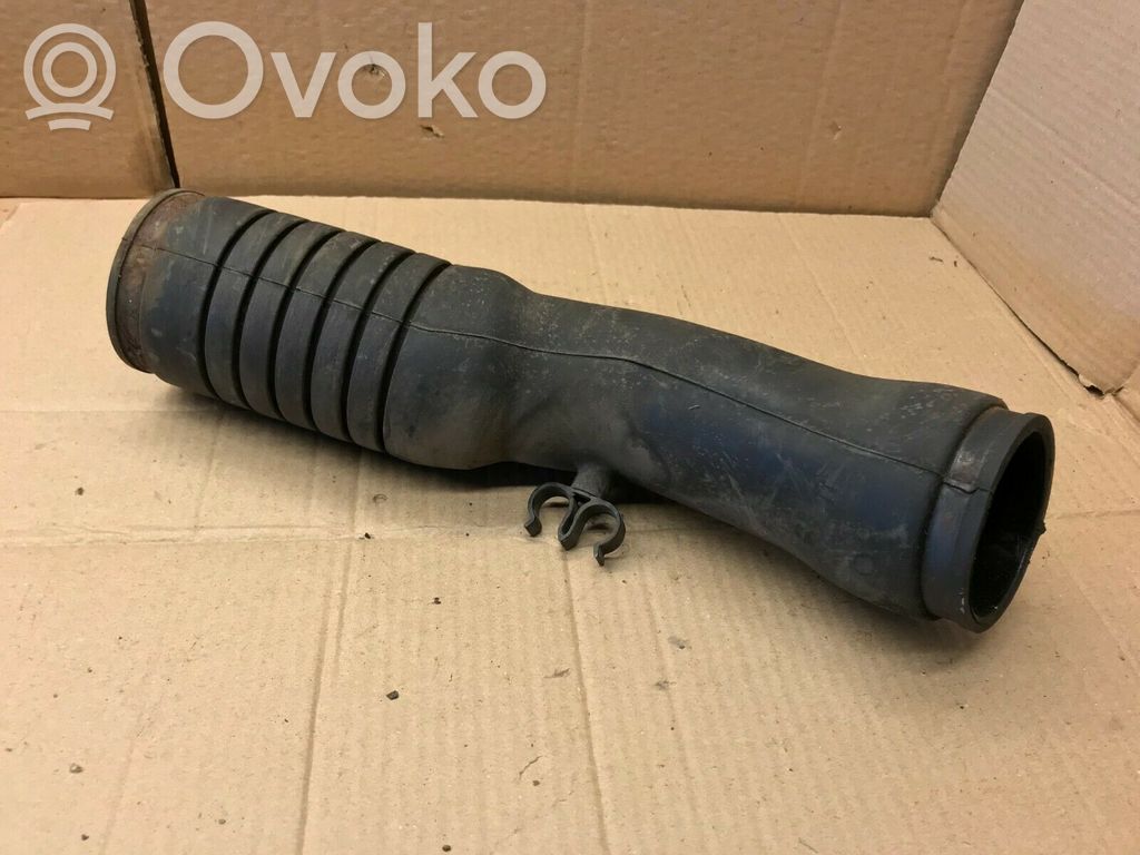 Volkswagen Golf II Część rury dolotu powietrza 