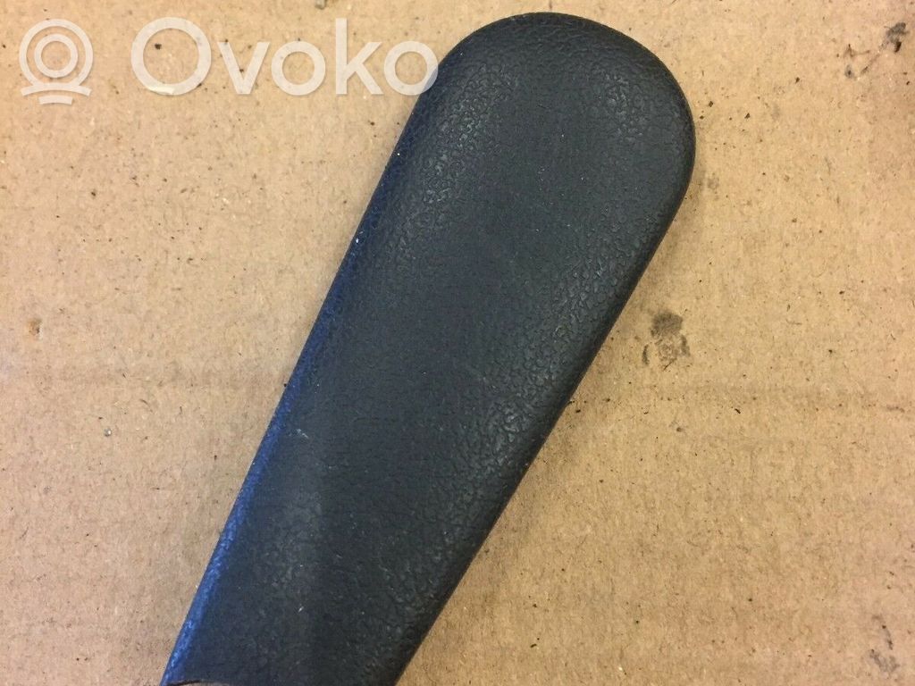 Volkswagen Golf II Osłona klamki drzwi przednich 