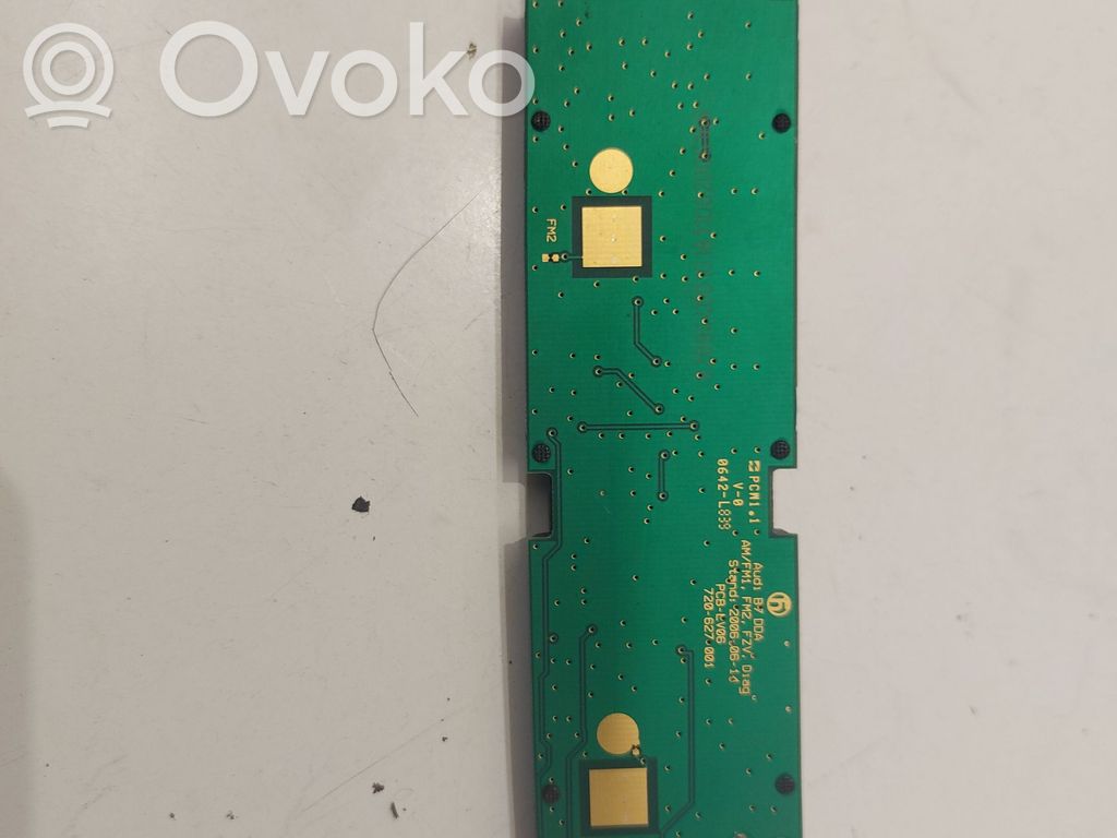 Audi A4 S4 B7 8E 8H Antenos stiprintuvas 